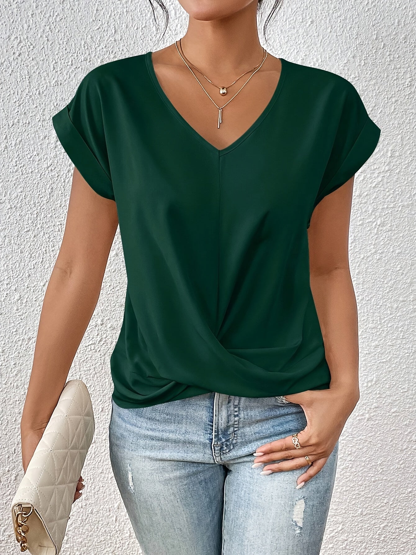 NOA | ELEGANT V-NECK T-SHIRT