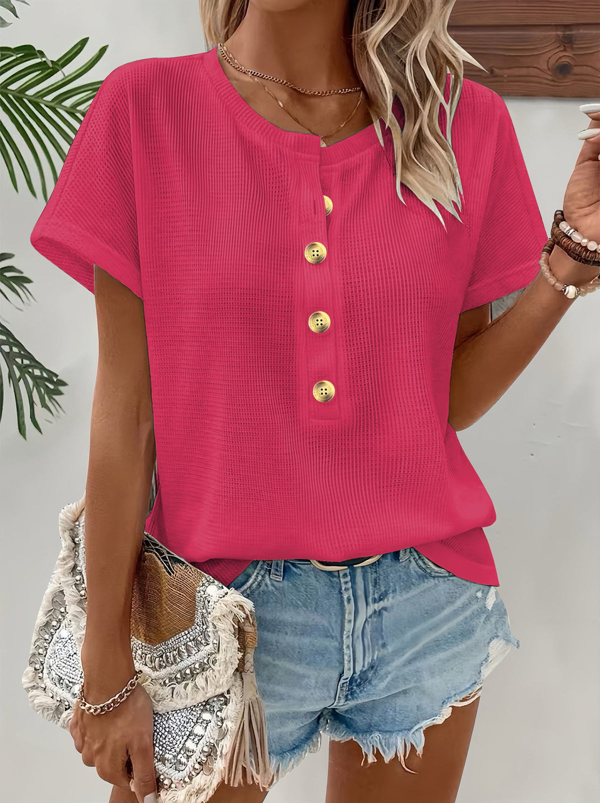 NOA | V-NECK T-SHIRT