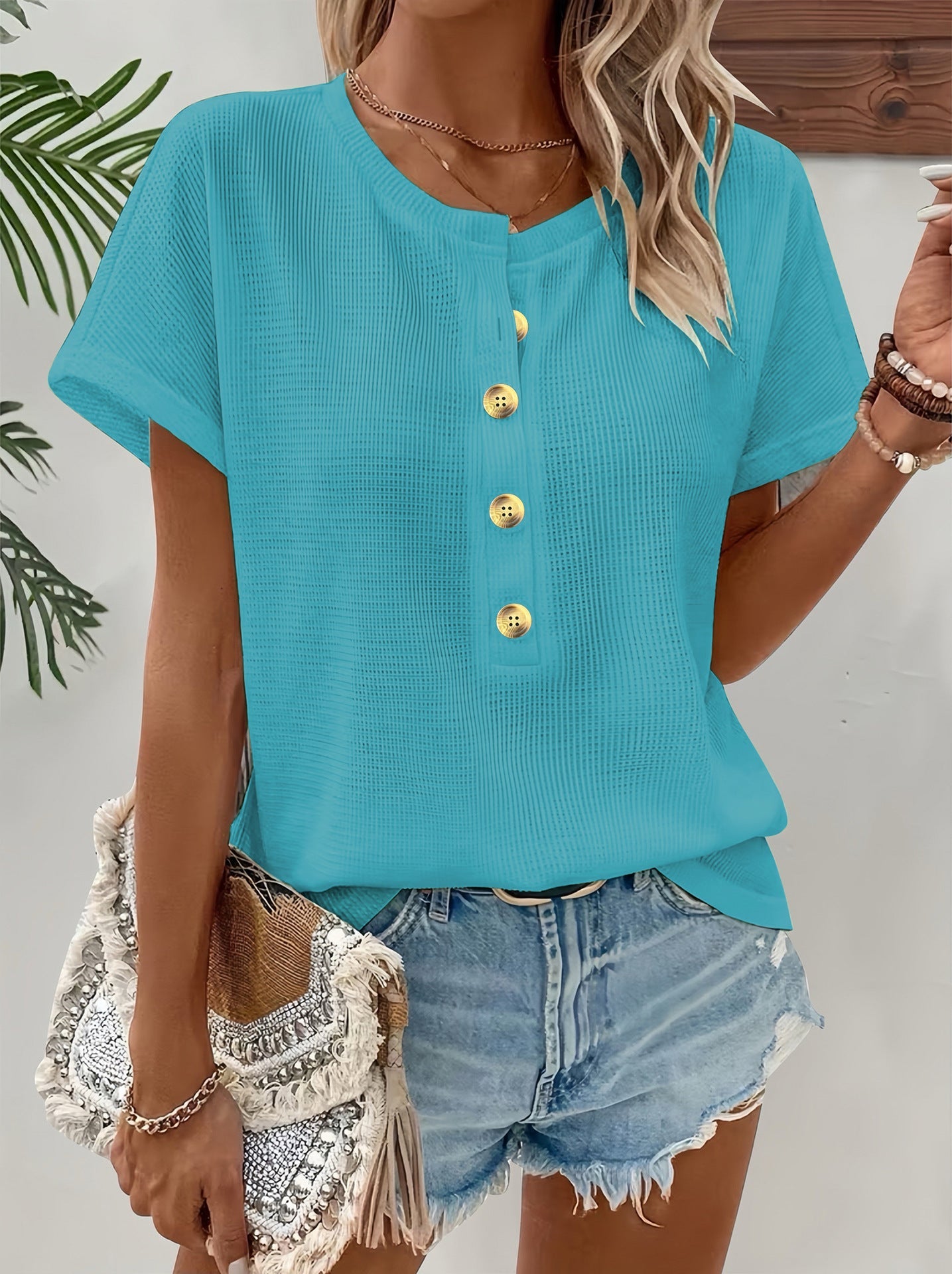 NOA | V-NECK T-SHIRT