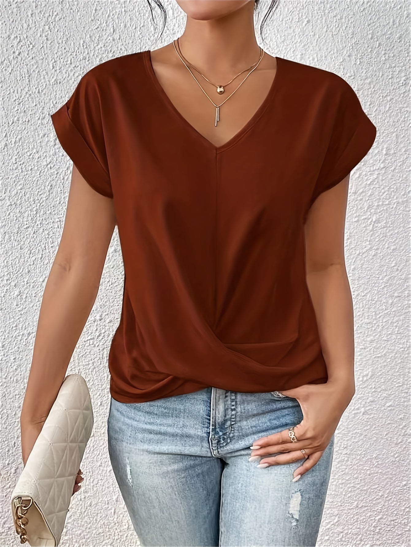 NOA | ELEGANT V-NECK T-SHIRT