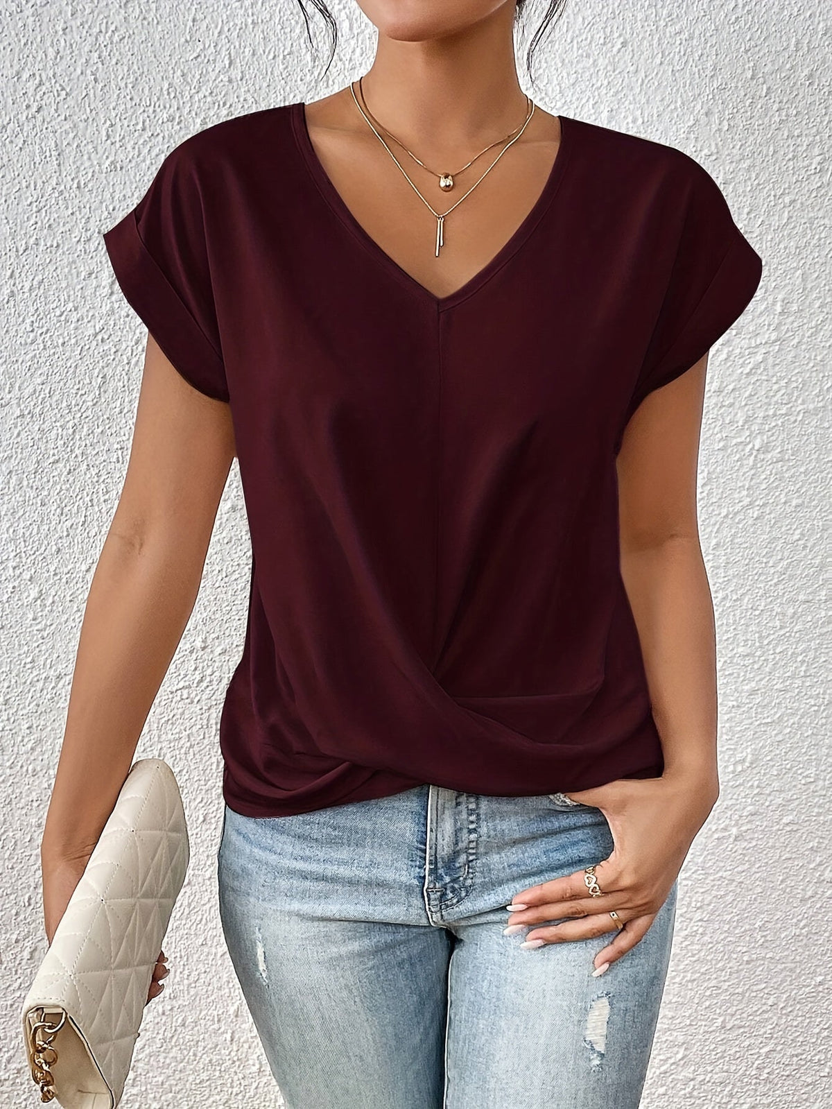 NOA | ELEGANT V-NECK T-SHIRT