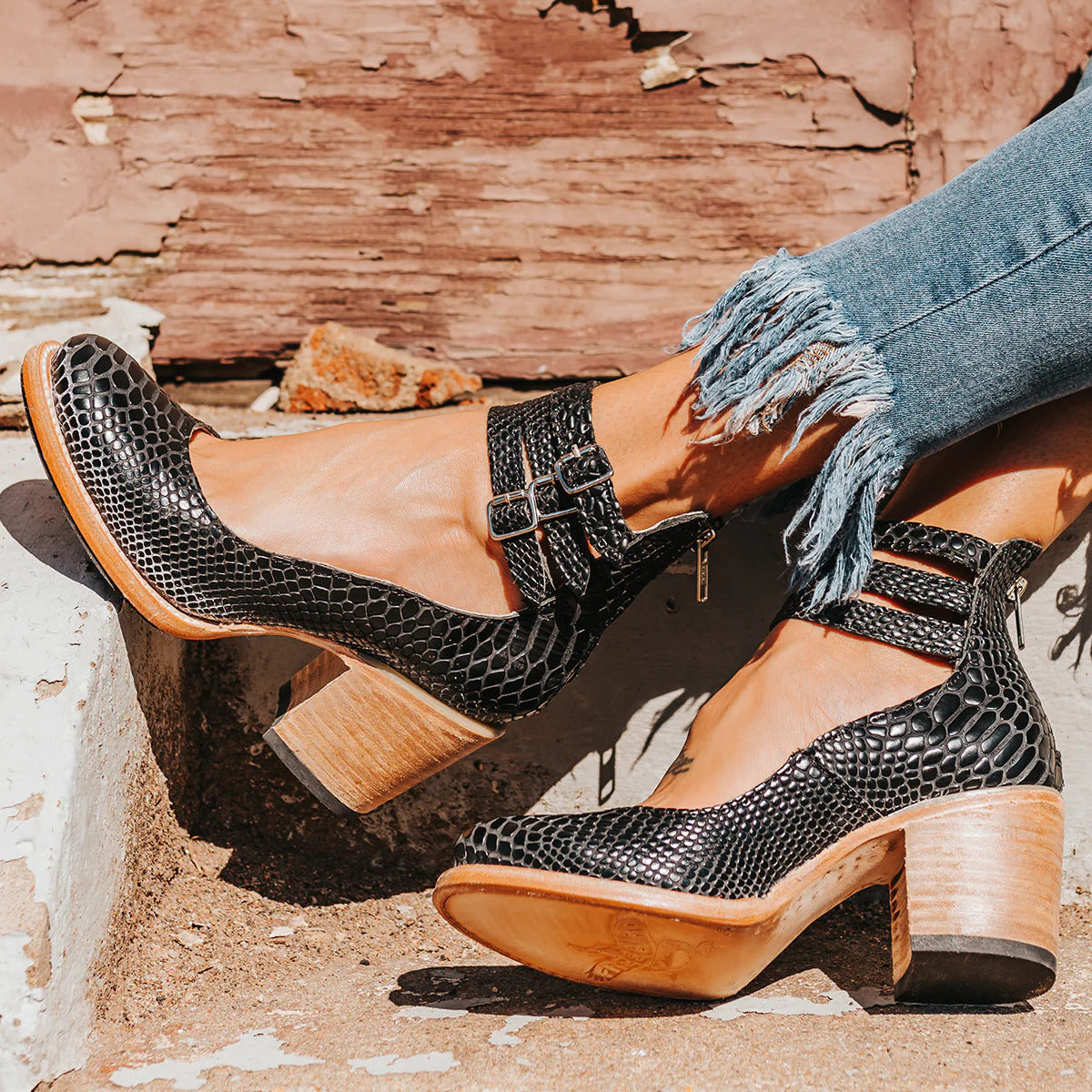 NOA | VINTAGE STRAPPY ANKLE STRAP HEELS
