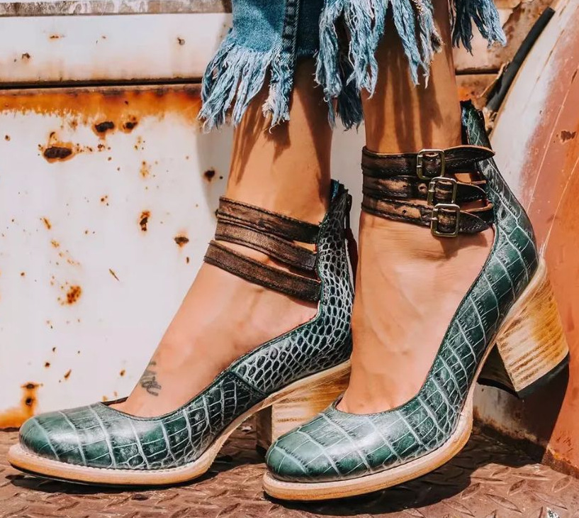NOA | VINTAGE STRAPPY ANKLE STRAP HEELS
