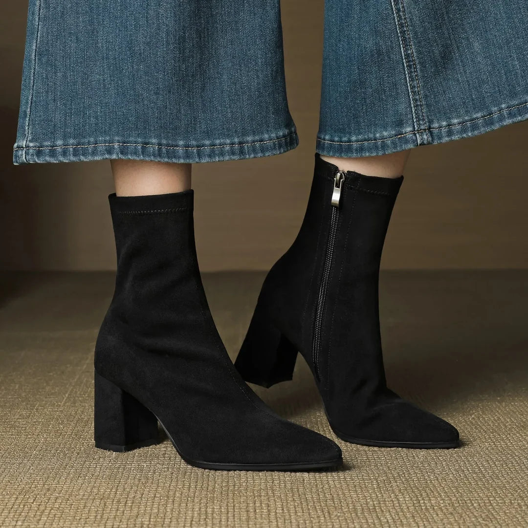 Women's heeled ankle boots in black