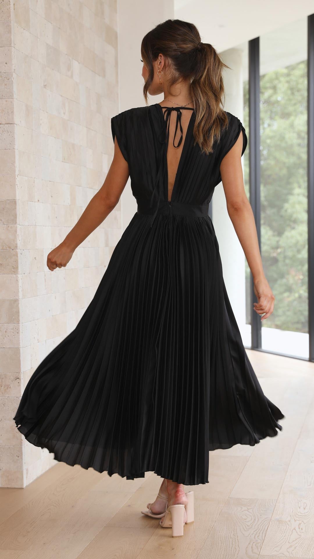 NOA | PLEATED V-NECK MIDI DRESS